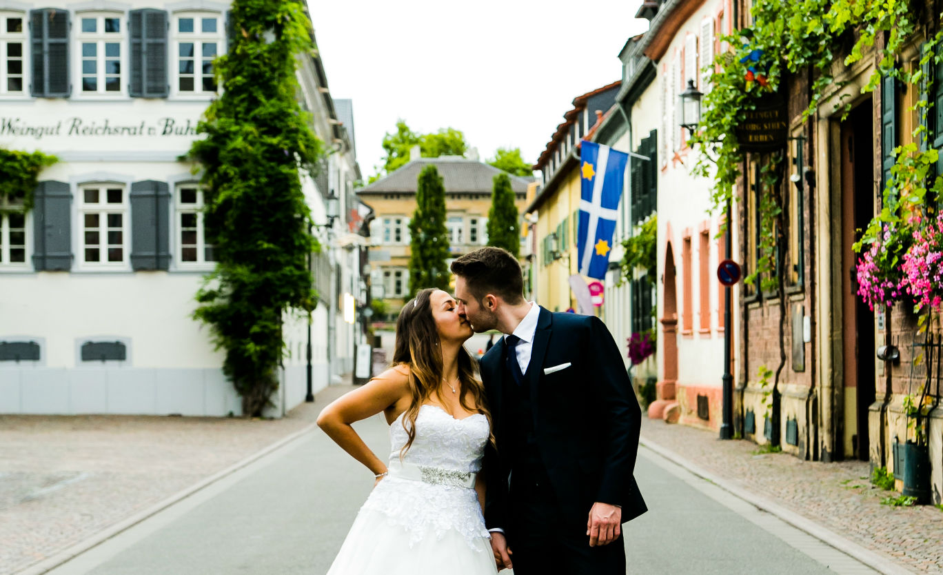 Bride and groom in Deidesheim